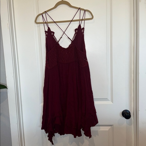 Venus Burgundy Lace Dress - Picture 3 of 3